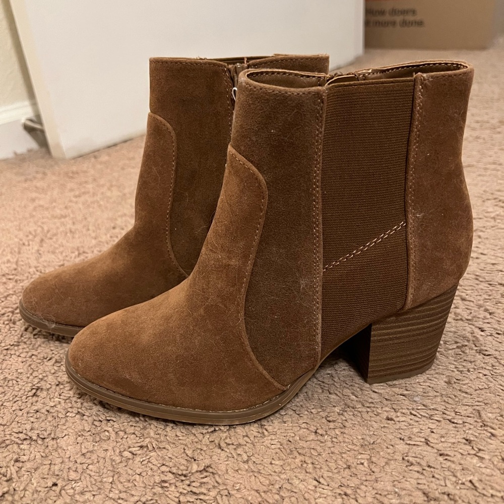 Universal Thread bootie